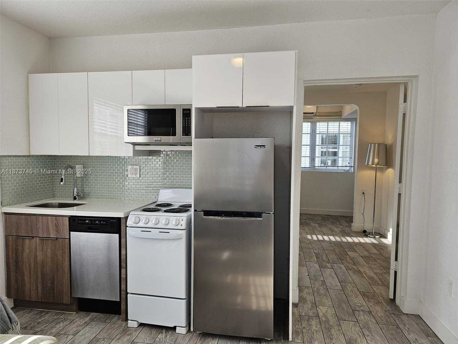 Small Image of 741 15TH ST #1, Miami Beach Number 13