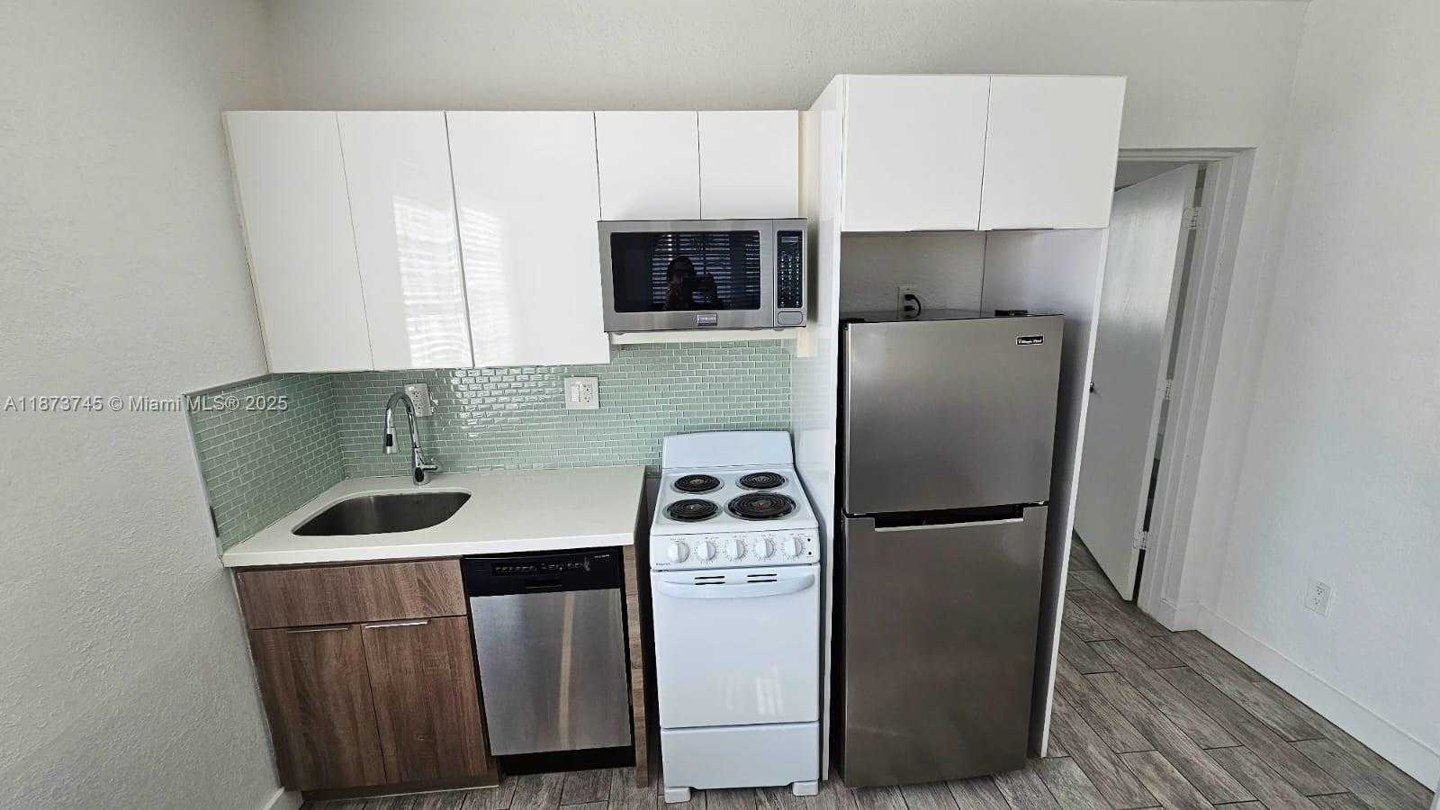 Small Image of 741 15TH ST #1, Miami Beach Number 14