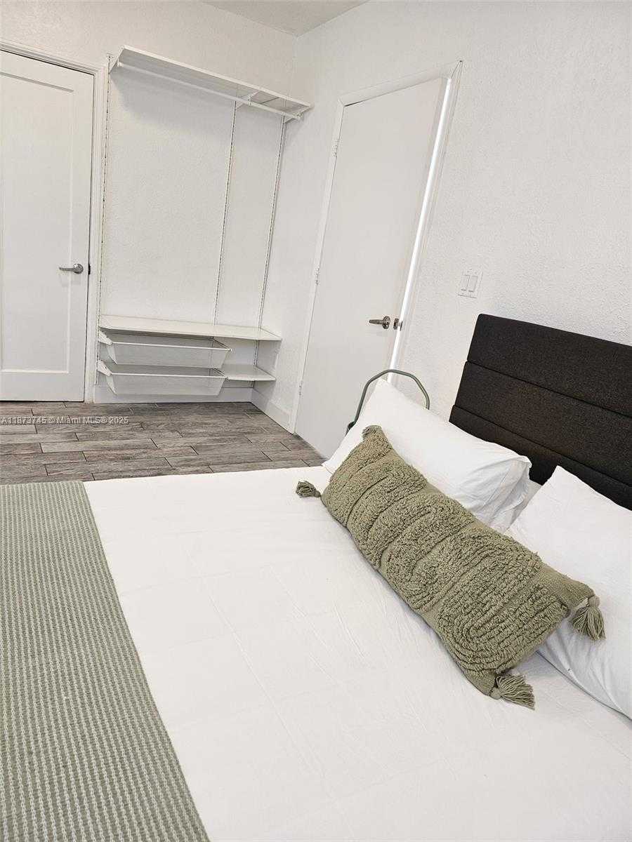 Small Image of 741 15TH ST #1, Miami Beach Number 18