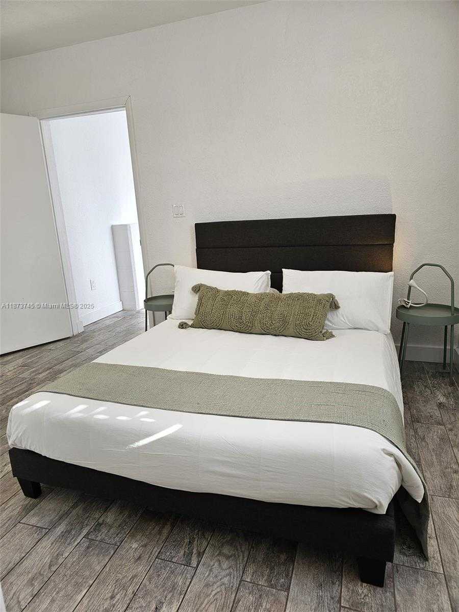 Small Image of 741 15TH ST #1, Miami Beach Number 25