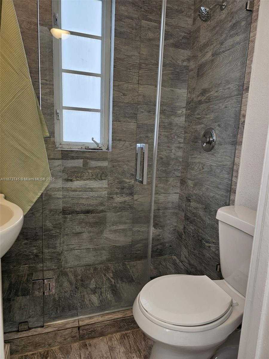 Small Image of 741 15TH ST #1, Miami Beach Number 29