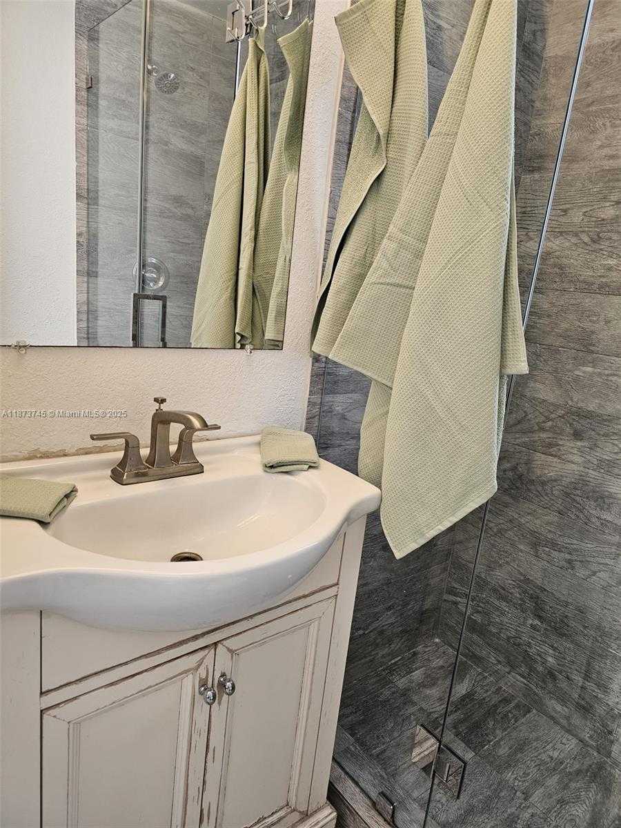 Small Image of 741 15TH ST #1, Miami Beach Number 34