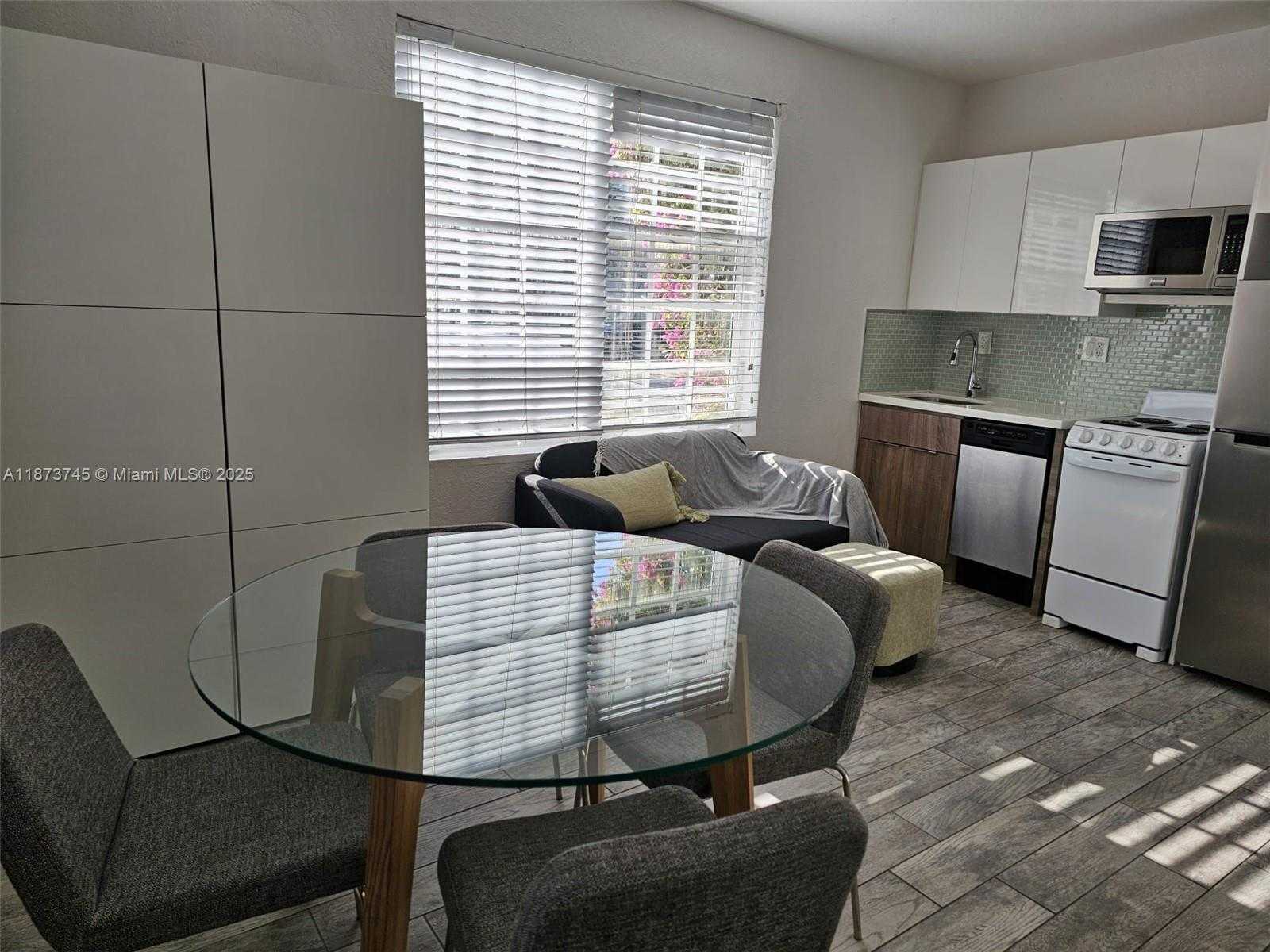 Small Image of 741 15TH ST #1, Miami Beach Number 4