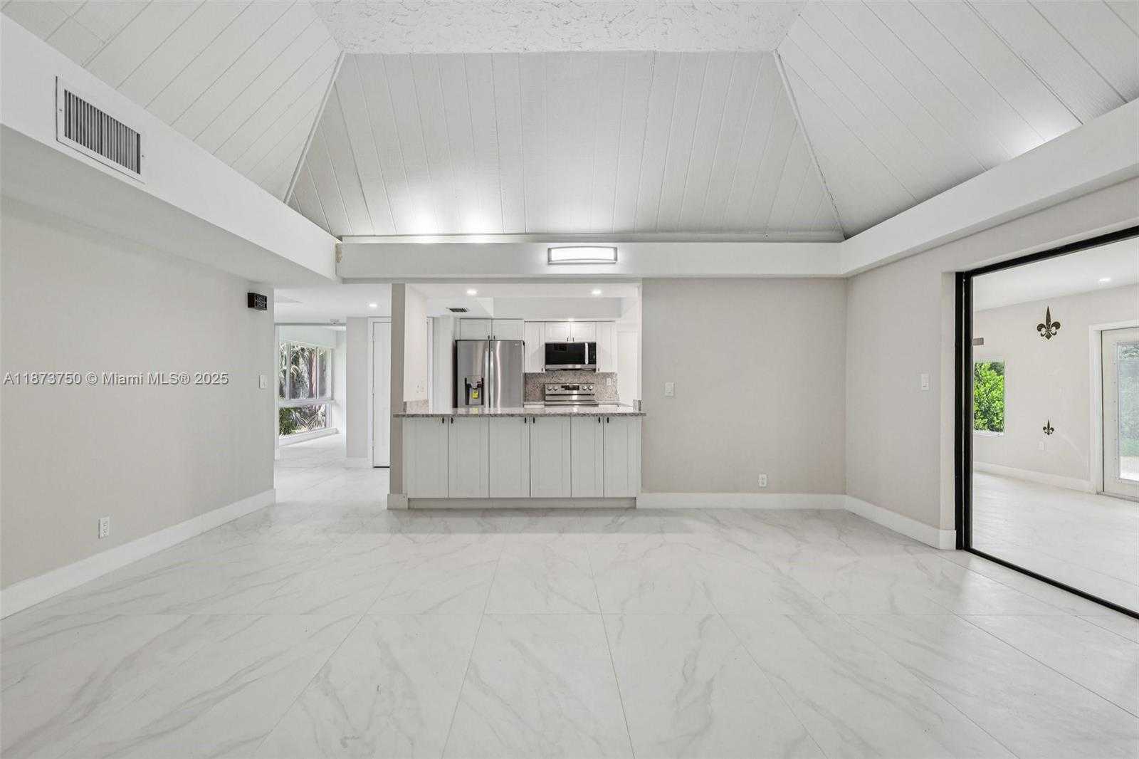 Small Image of 20 WEST TROPICAL WAY, Plantation Number 20