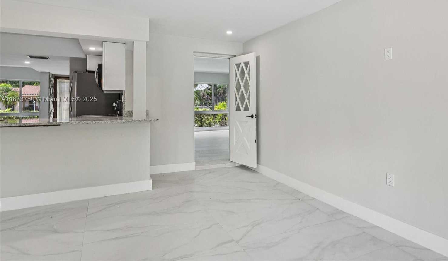 Small Image of 20 WEST TROPICAL WAY, Plantation Number 23
