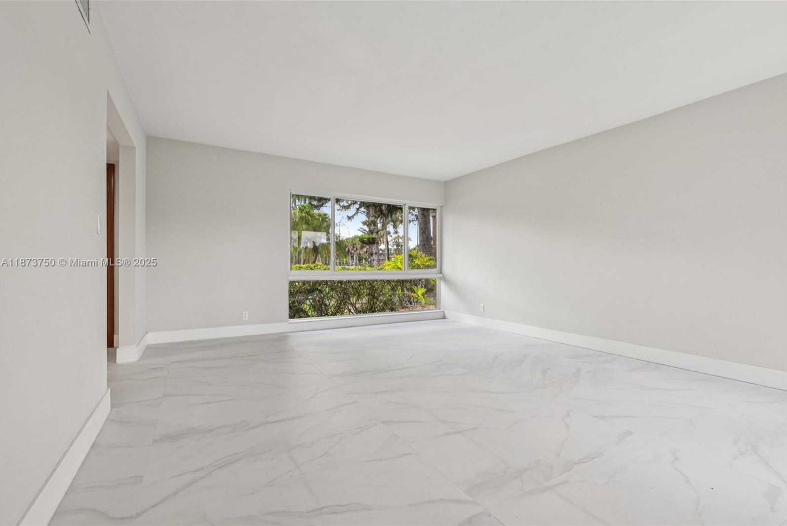 Small Image of 20 WEST TROPICAL WAY, Plantation Number 31