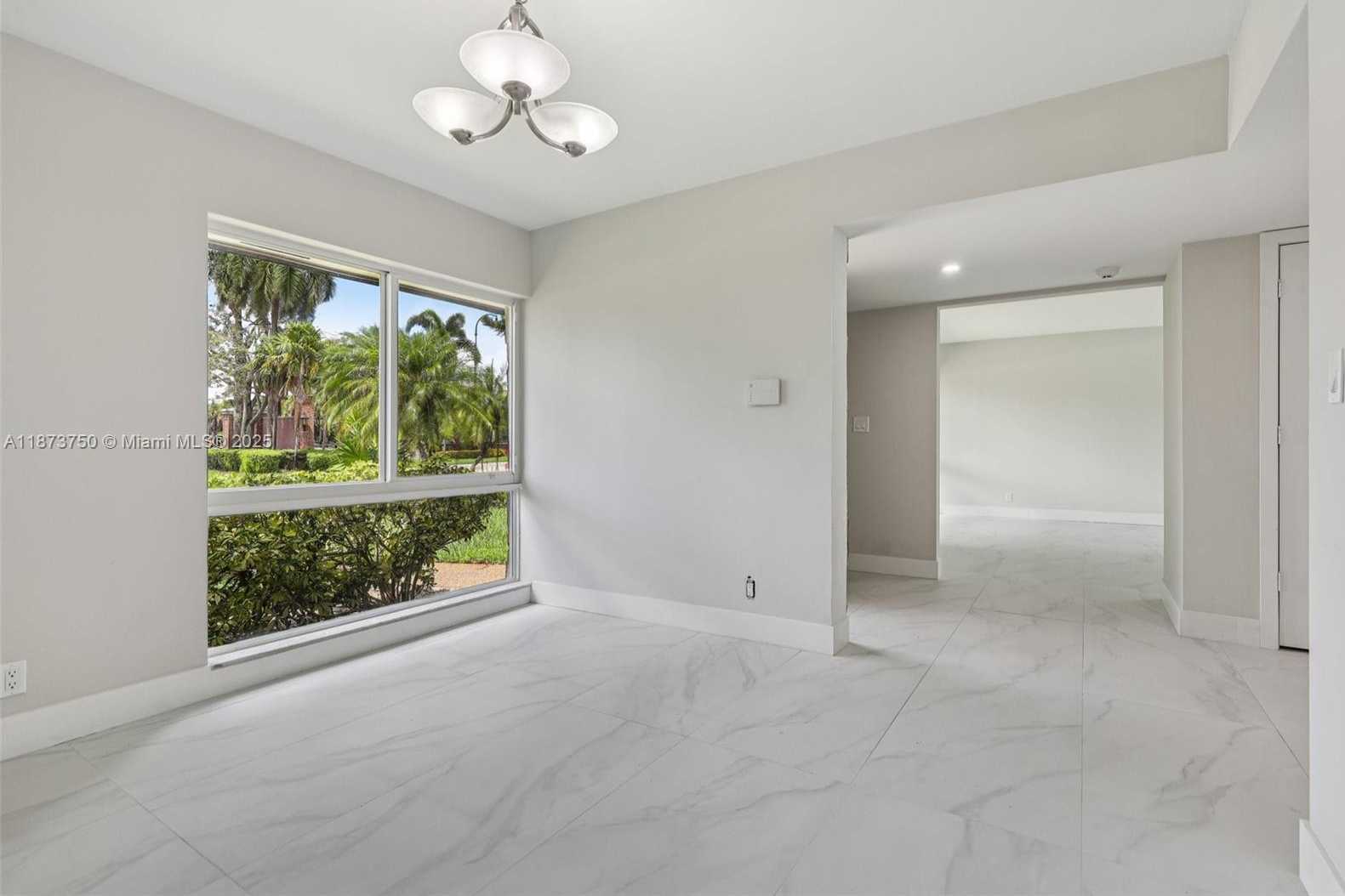 Small Image of 20 WEST TROPICAL WAY, Plantation Number 33