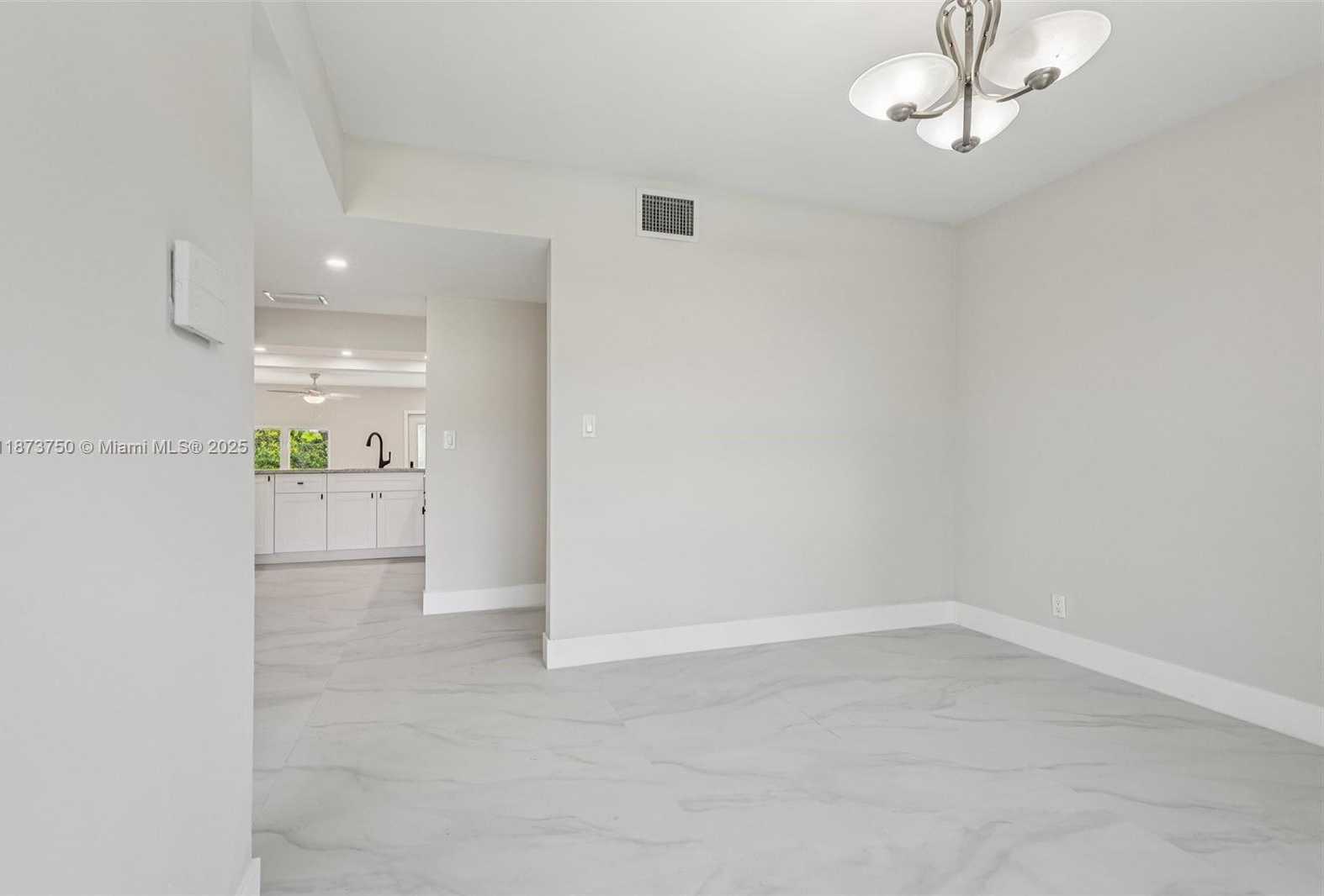Small Image of 20 WEST TROPICAL WAY, Plantation Number 36