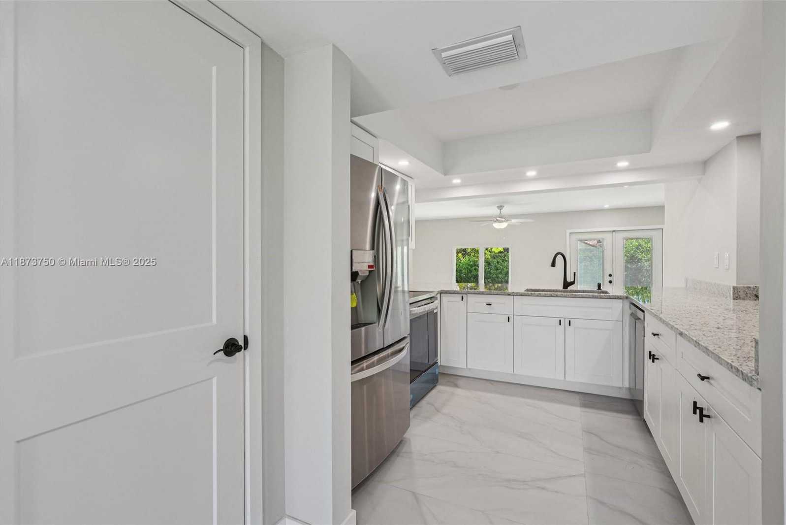 Small Image of 20 WEST TROPICAL WAY, Plantation Number 37