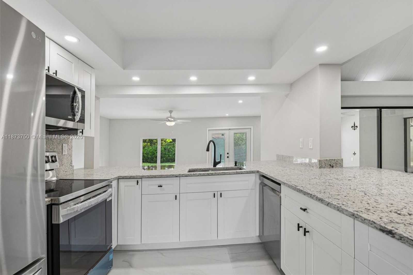 Small Image of 20 WEST TROPICAL WAY, Plantation Number 38