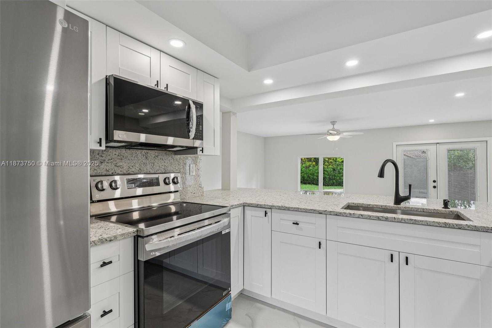 Small Image of 20 WEST TROPICAL WAY, Plantation Number 39