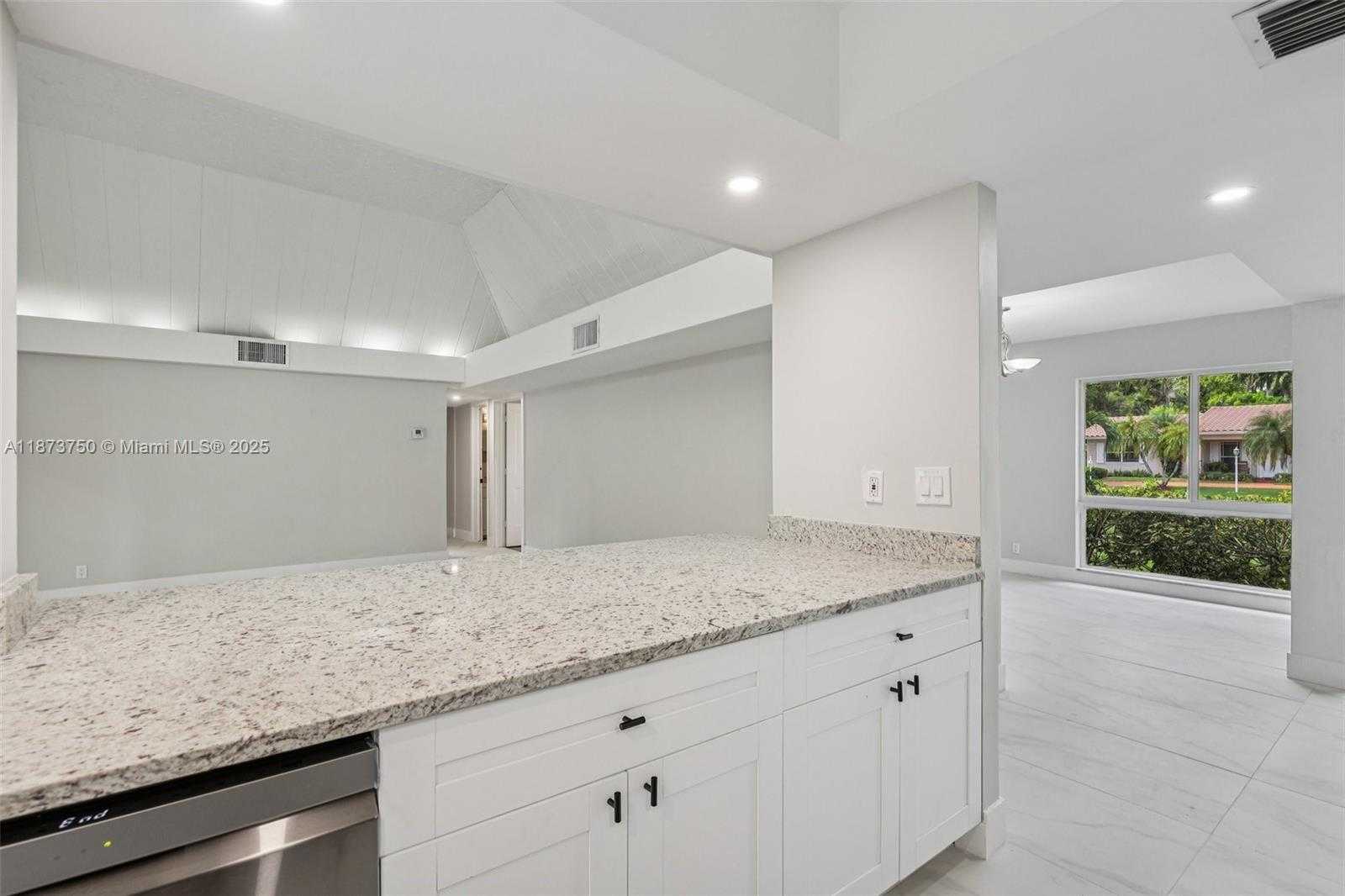 Small Image of 20 WEST TROPICAL WAY, Plantation Number 41