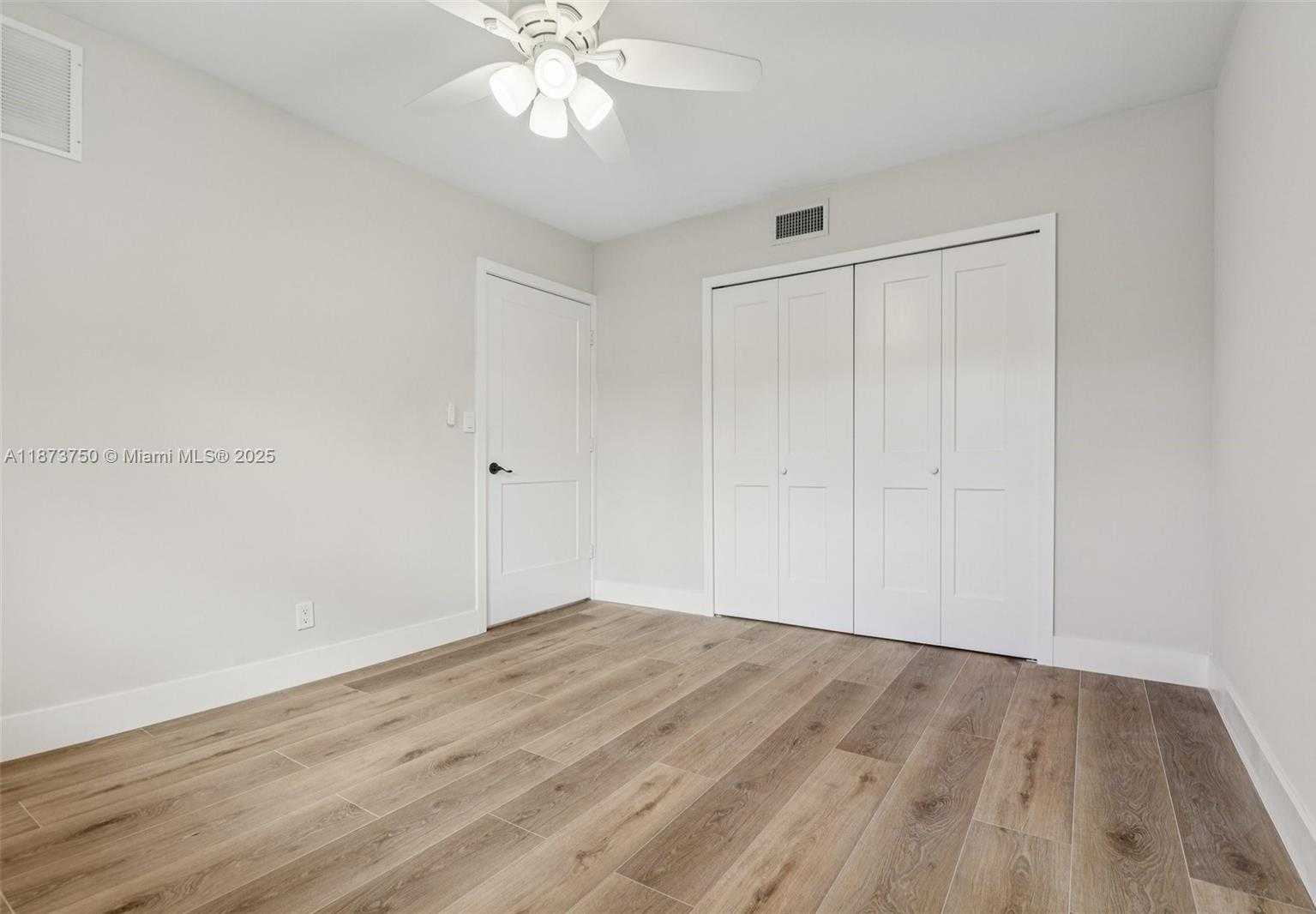 Small Image of 20 WEST TROPICAL WAY, Plantation Number 47