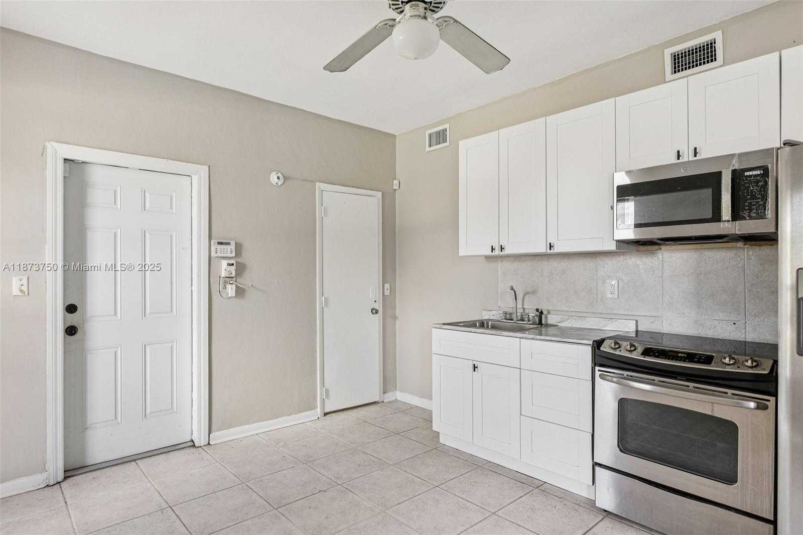 Small Image of 20 WEST TROPICAL WAY, Plantation Number 52