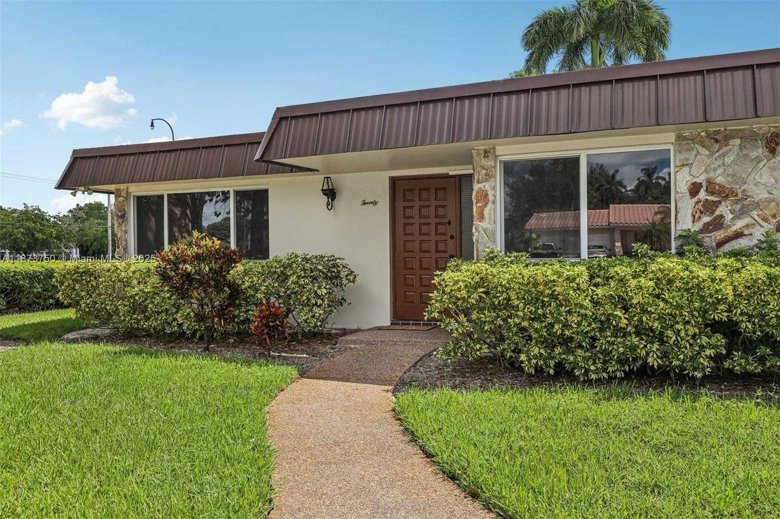Small Image of 20 WEST TROPICAL WAY, Plantation Number 6