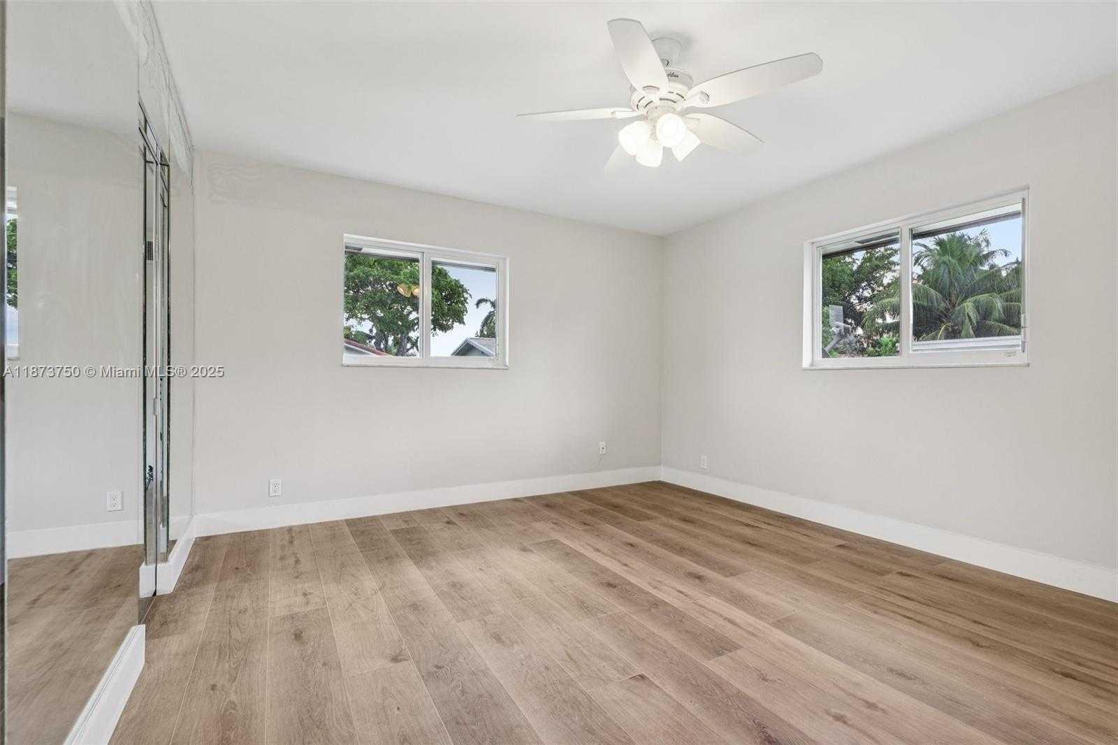 Small Image of 20 WEST TROPICAL WAY, Plantation Number 62