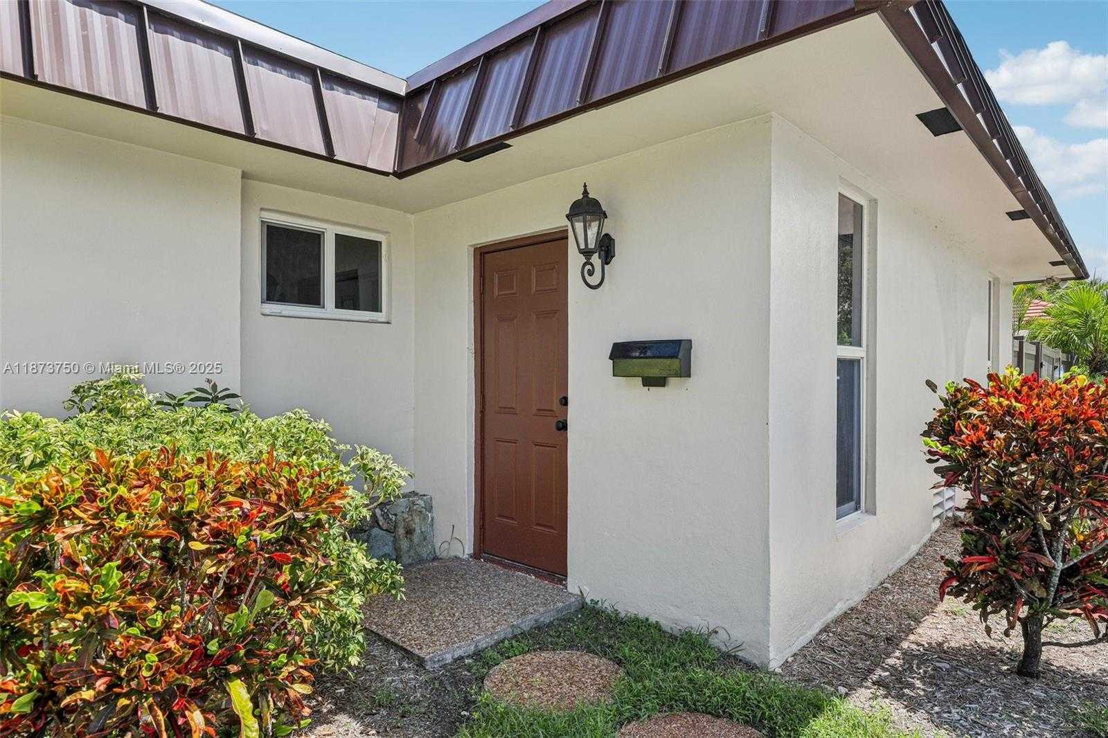 Small Image of 20 WEST TROPICAL WAY, Plantation Number 7