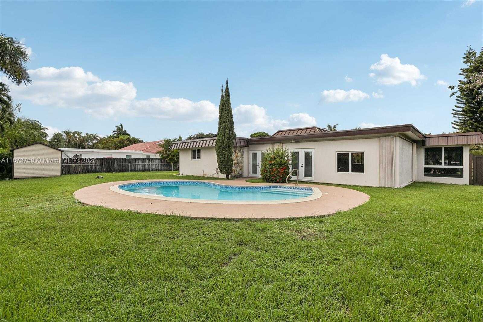 Small Image of 20 WEST TROPICAL WAY, Plantation Number 70