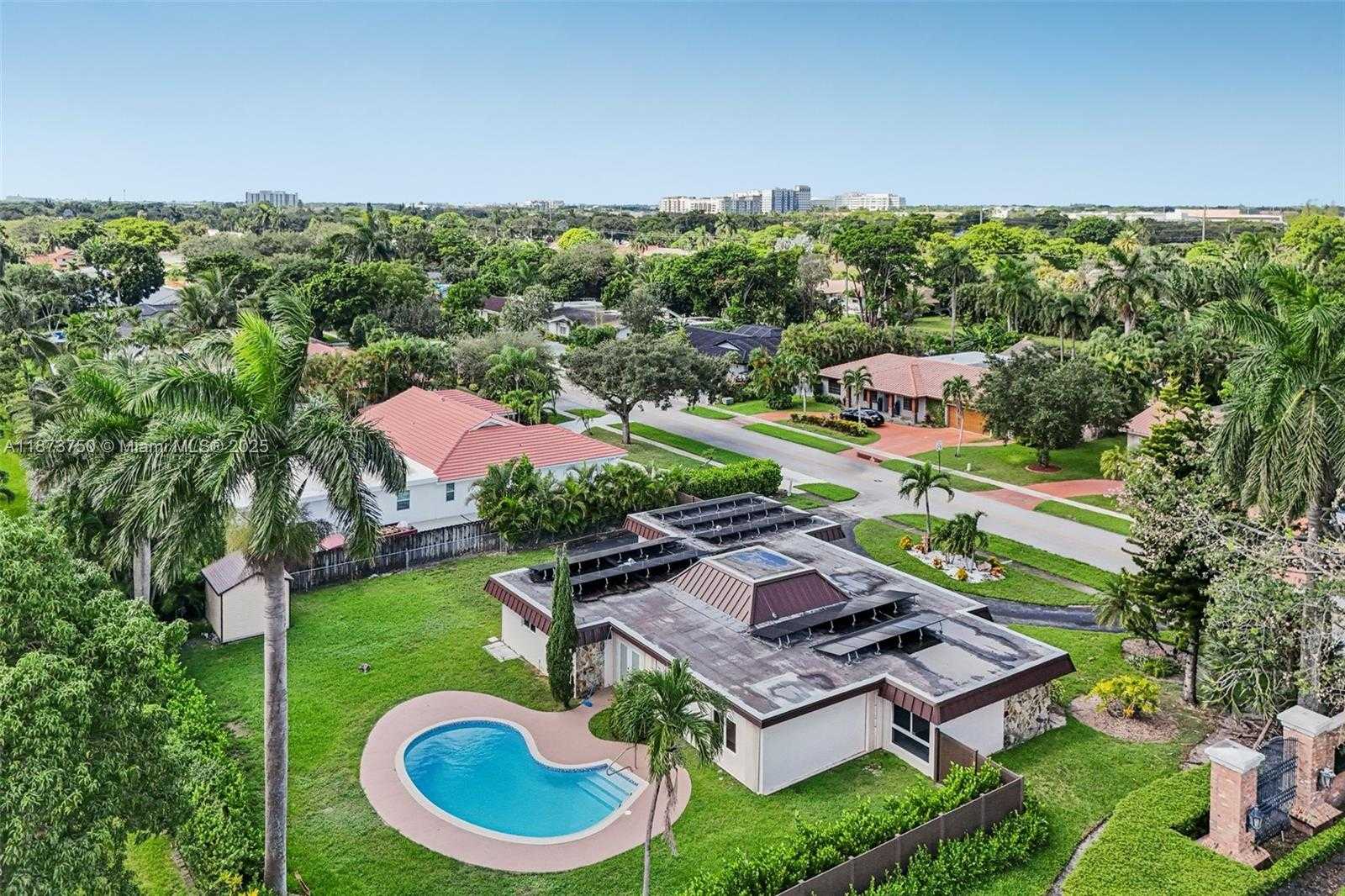 Small Image of 20 WEST TROPICAL WAY, Plantation Number 78