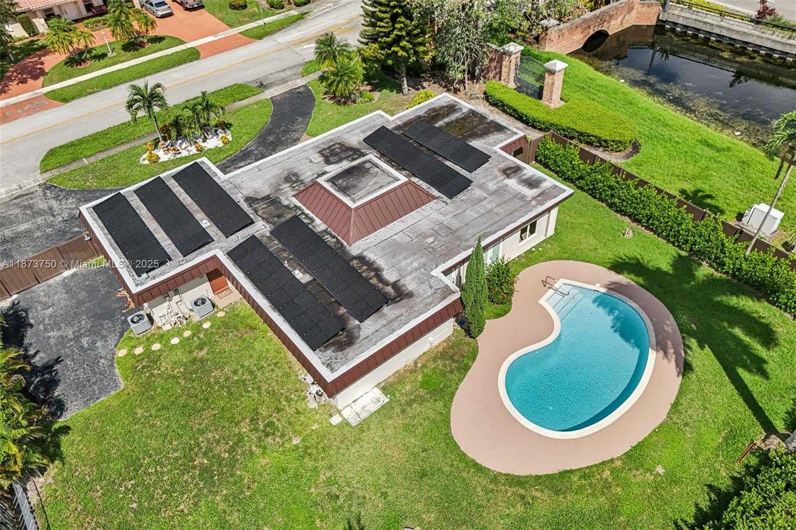 Small Image of 20 WEST TROPICAL WAY, Plantation Number 80