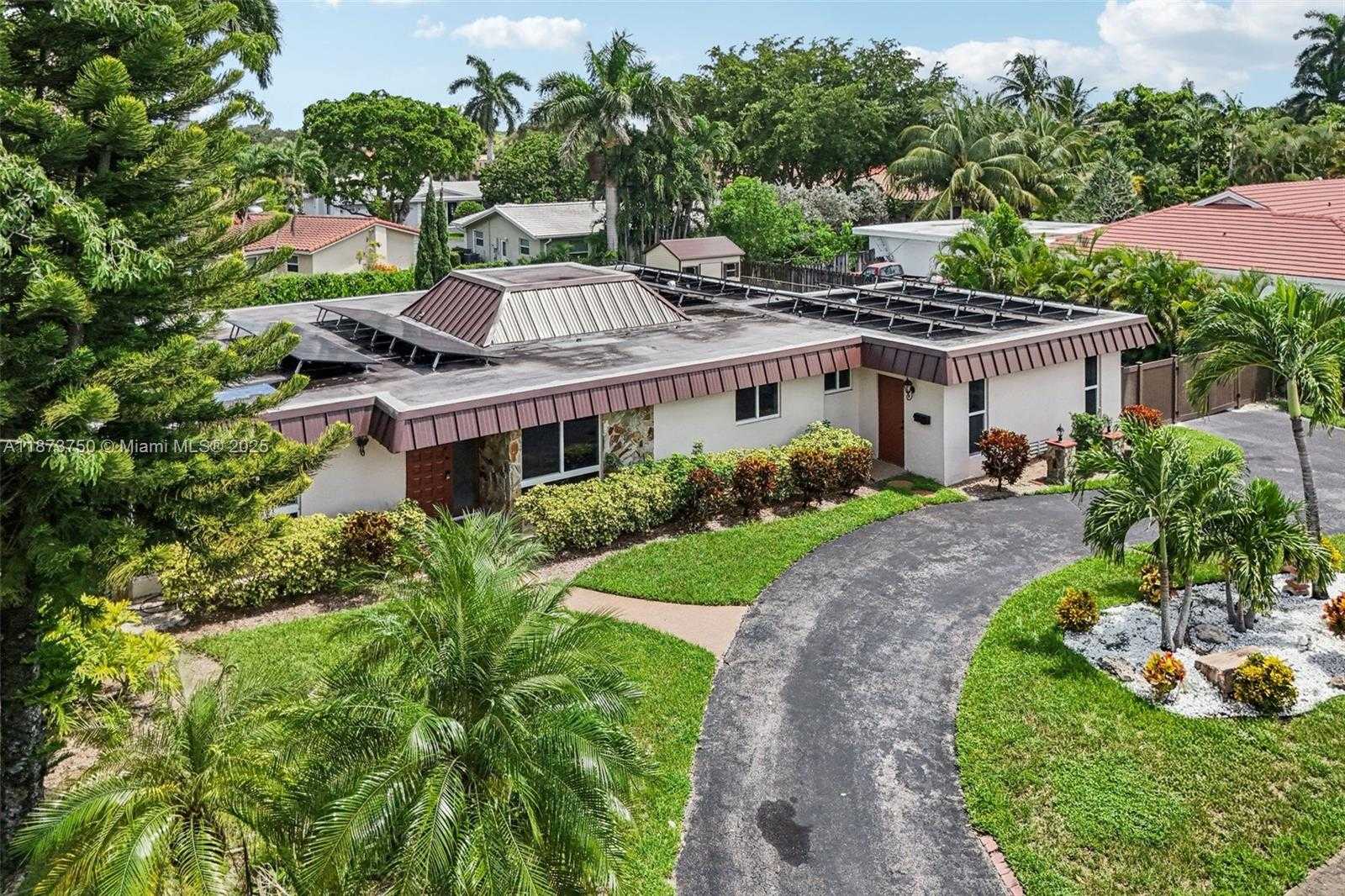 Small Image of 20 WEST TROPICAL WAY, Plantation Number 84