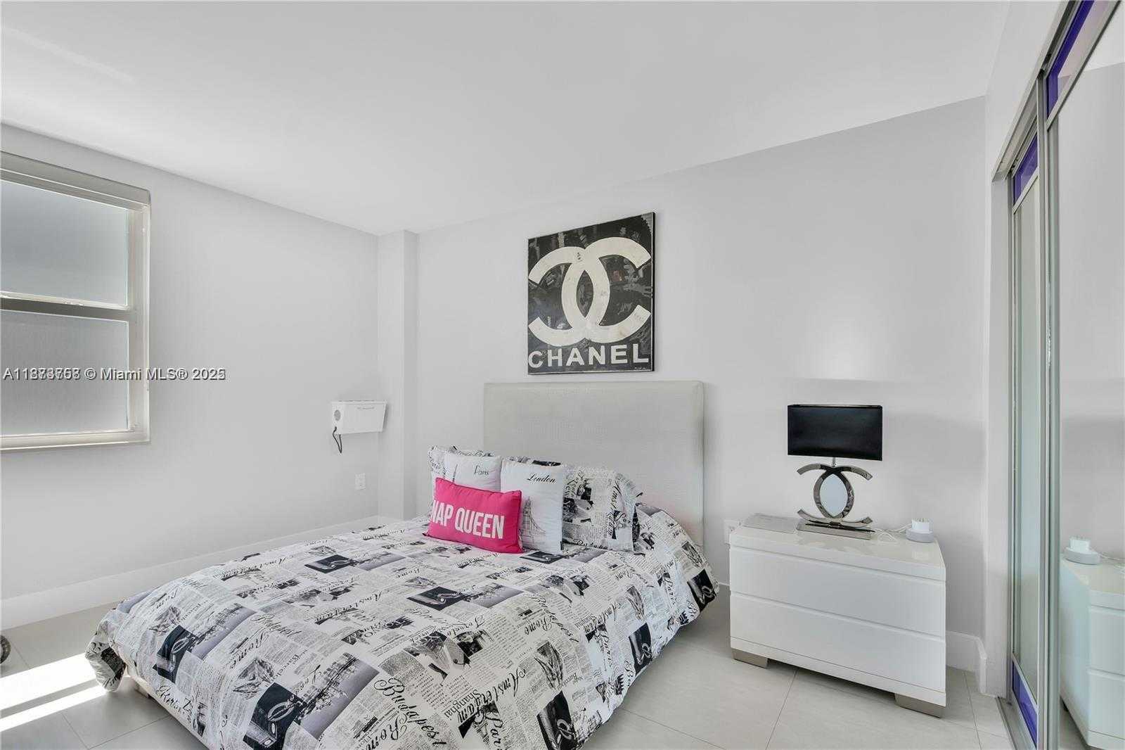 Small Image of 5750 COLLINS AVE #14A, Miami Beach Number 11