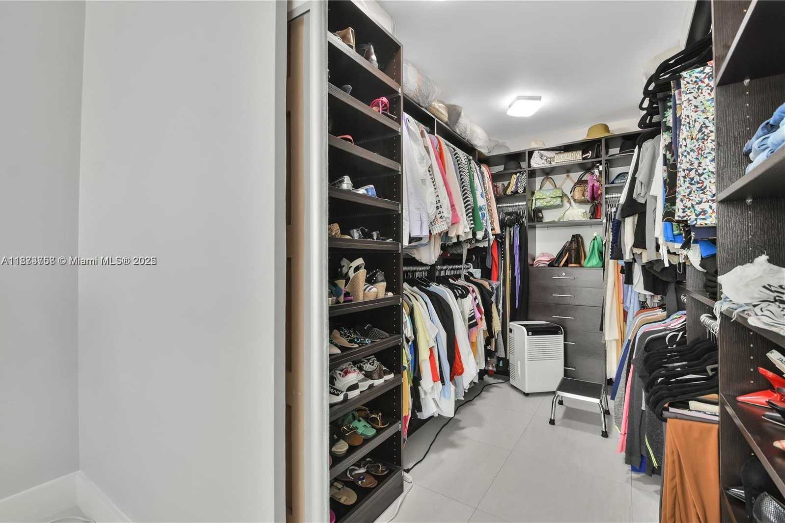 Small Image of 5750 COLLINS AVE #14A, Miami Beach Number 17