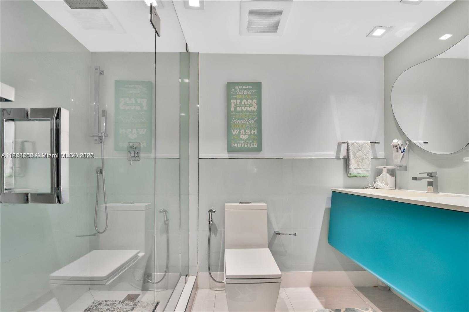 Small Image of 5750 COLLINS AVE #14A, Miami Beach Number 19