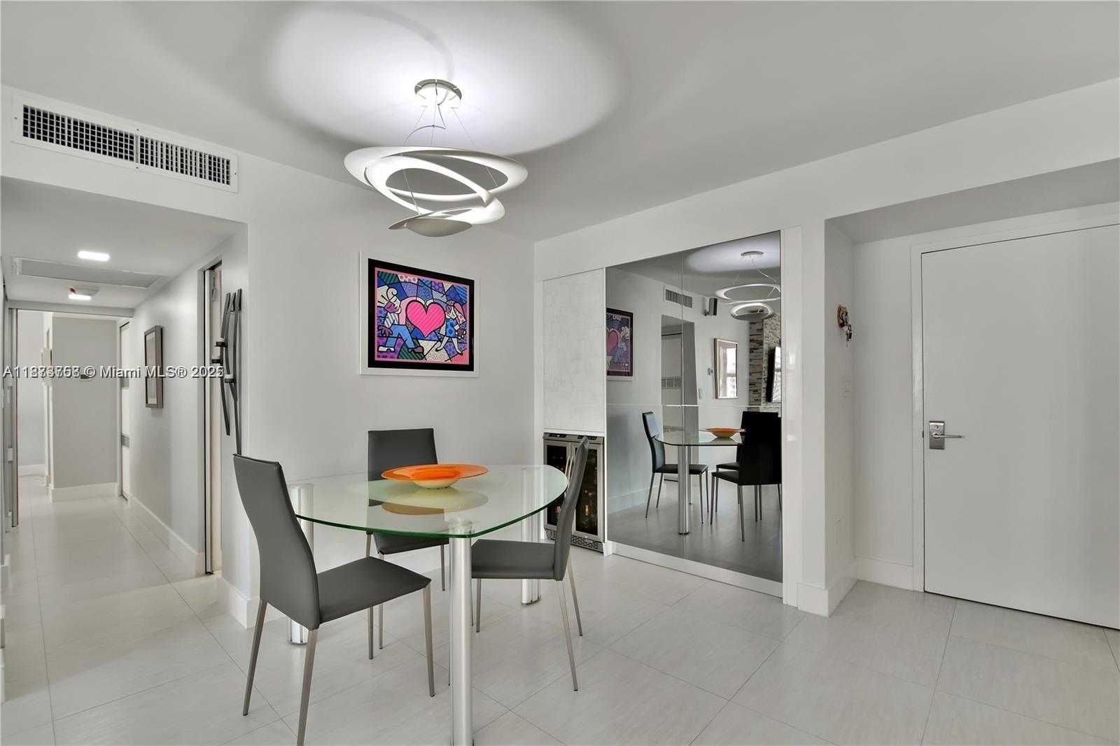 Small Image of 5750 COLLINS AVE #14A, Miami Beach Number 26