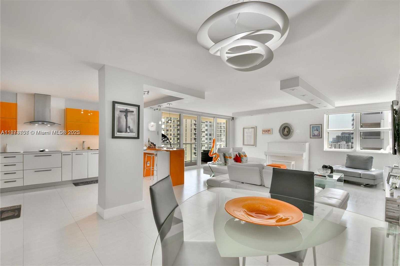 Small Image of 5750 COLLINS AVE #14A, Miami Beach Number 28