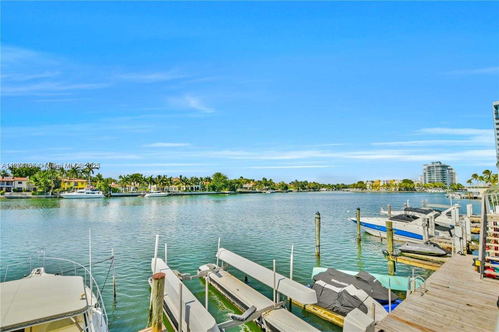 Small Image of 5750 COLLINS AVE #14A, Miami Beach Number 3