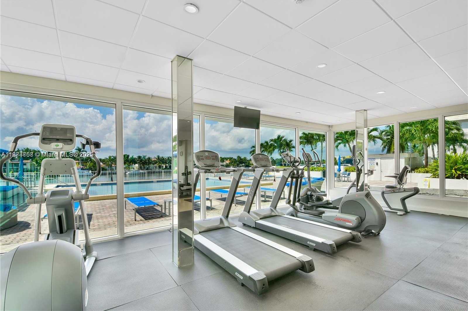 Small Image of 5750 COLLINS AVE #14A, Miami Beach Number 34