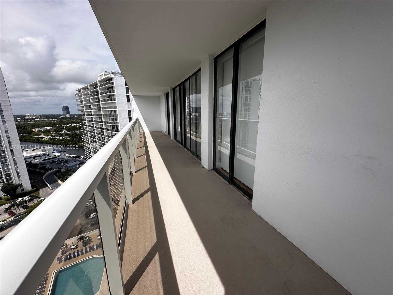 Small Image of 3731 NORTH COUNTRY CLUB DR #1926, Aventura Number 25