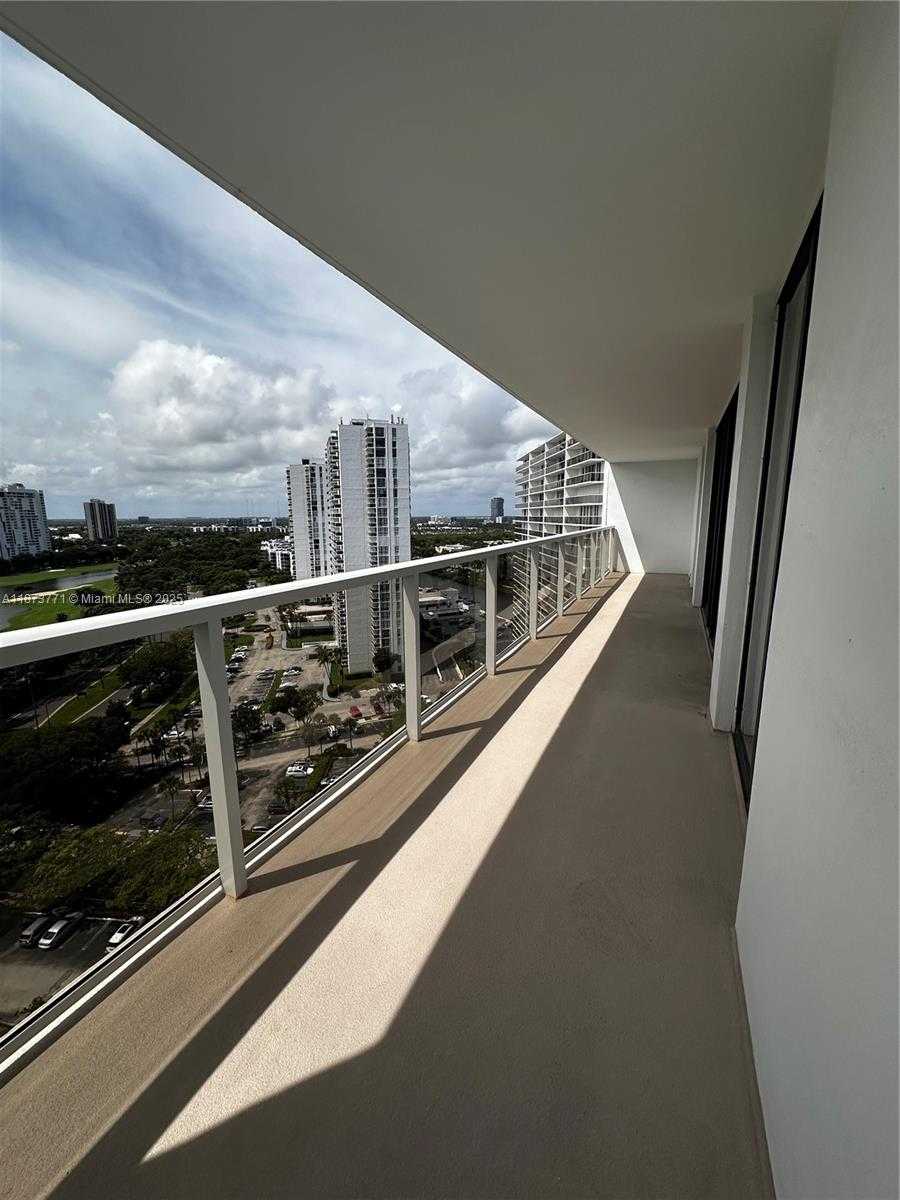 Small Image of 3731 NORTH COUNTRY CLUB DR #1926, Aventura Number 27