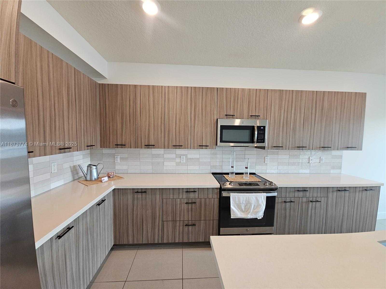 Small Image of 4640 NORTH WEST 84TH AVE #13, Doral Number 14