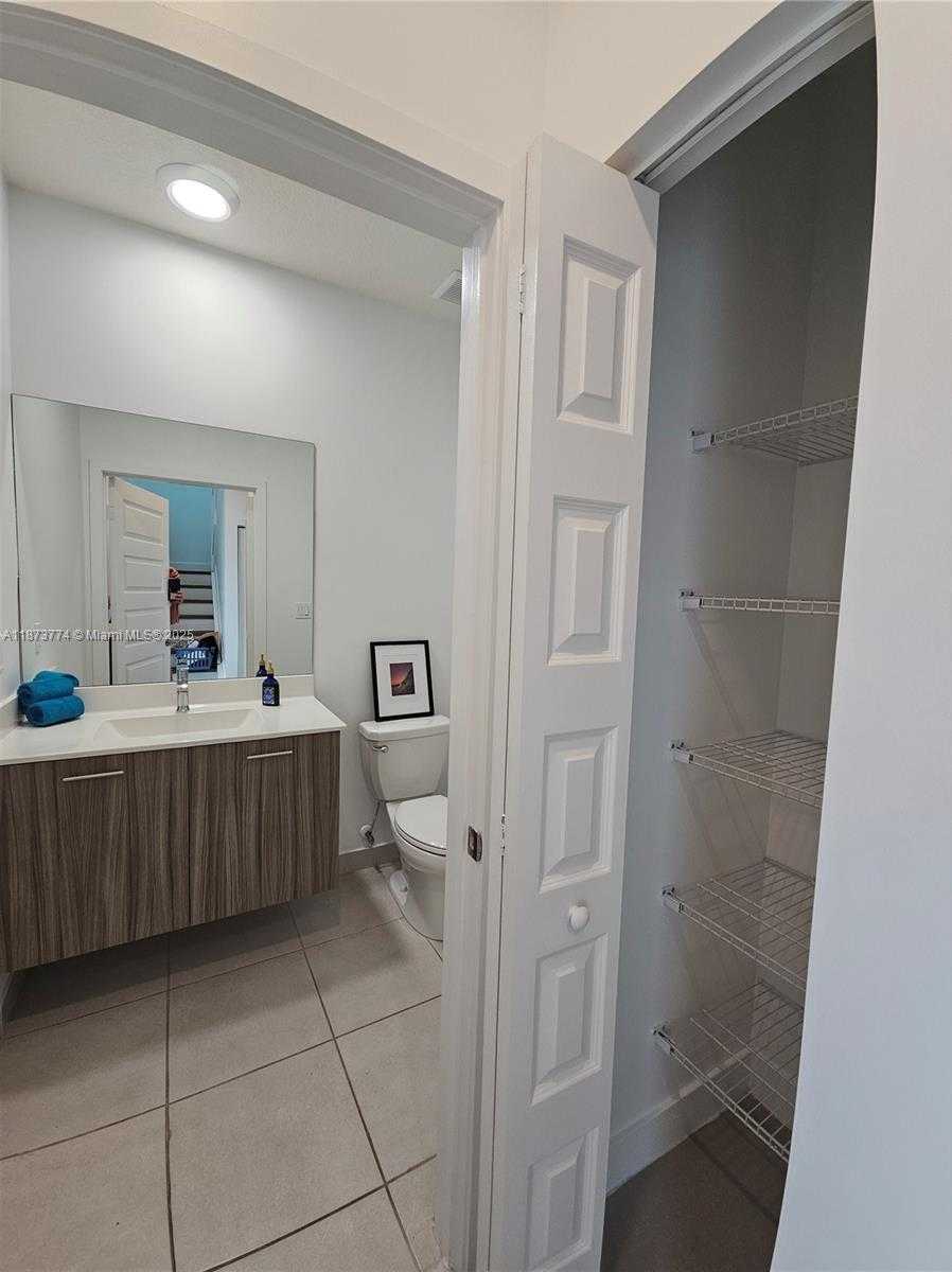 Small Image of 4640 NORTH WEST 84TH AVE #13, Doral Number 16