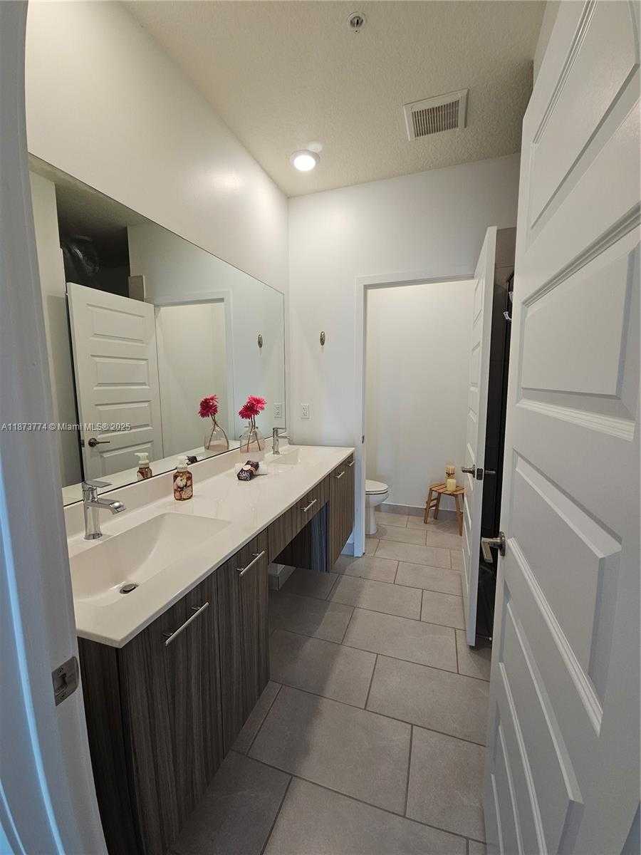 Small Image of 4640 NORTH WEST 84TH AVE #13, Doral Number 27