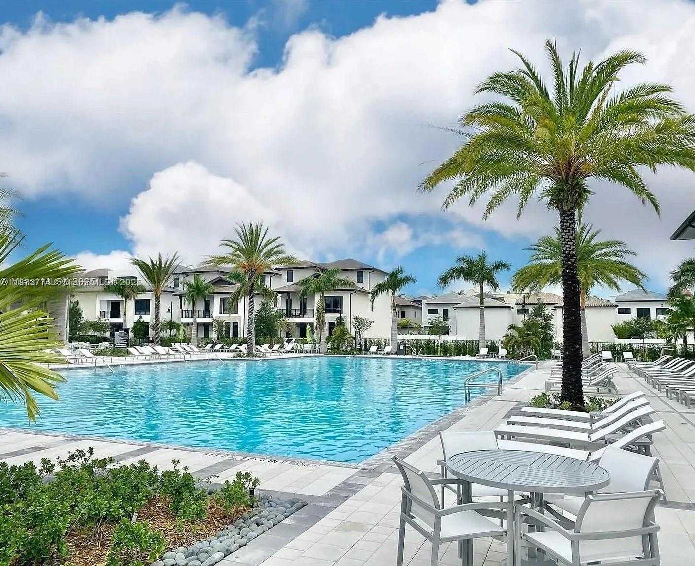 Small Image of 4640 NORTH WEST 84TH AVE #13, Doral Number 34