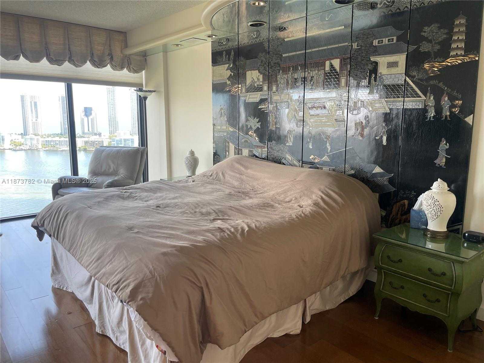 Small Image of 3000 ISLAND BLVD #2405, Aventura Number 11