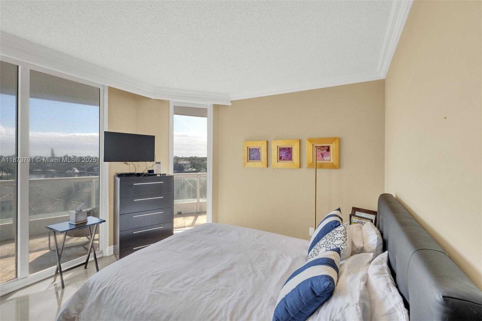 Small Image of 21050 POINT PL #605, Aventura Number 21
