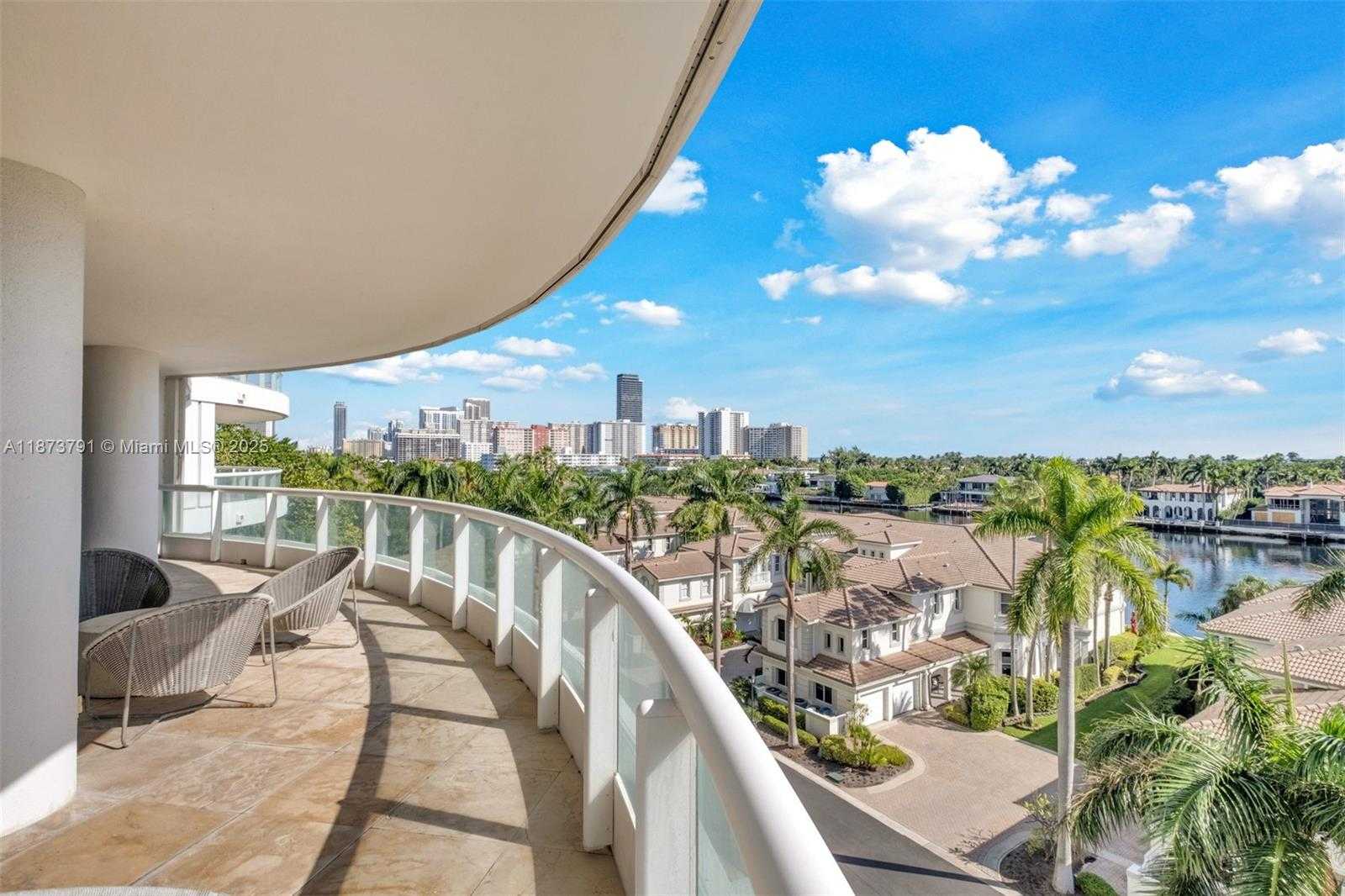 Small Image of 21050 POINT PL #605, Aventura Number 22