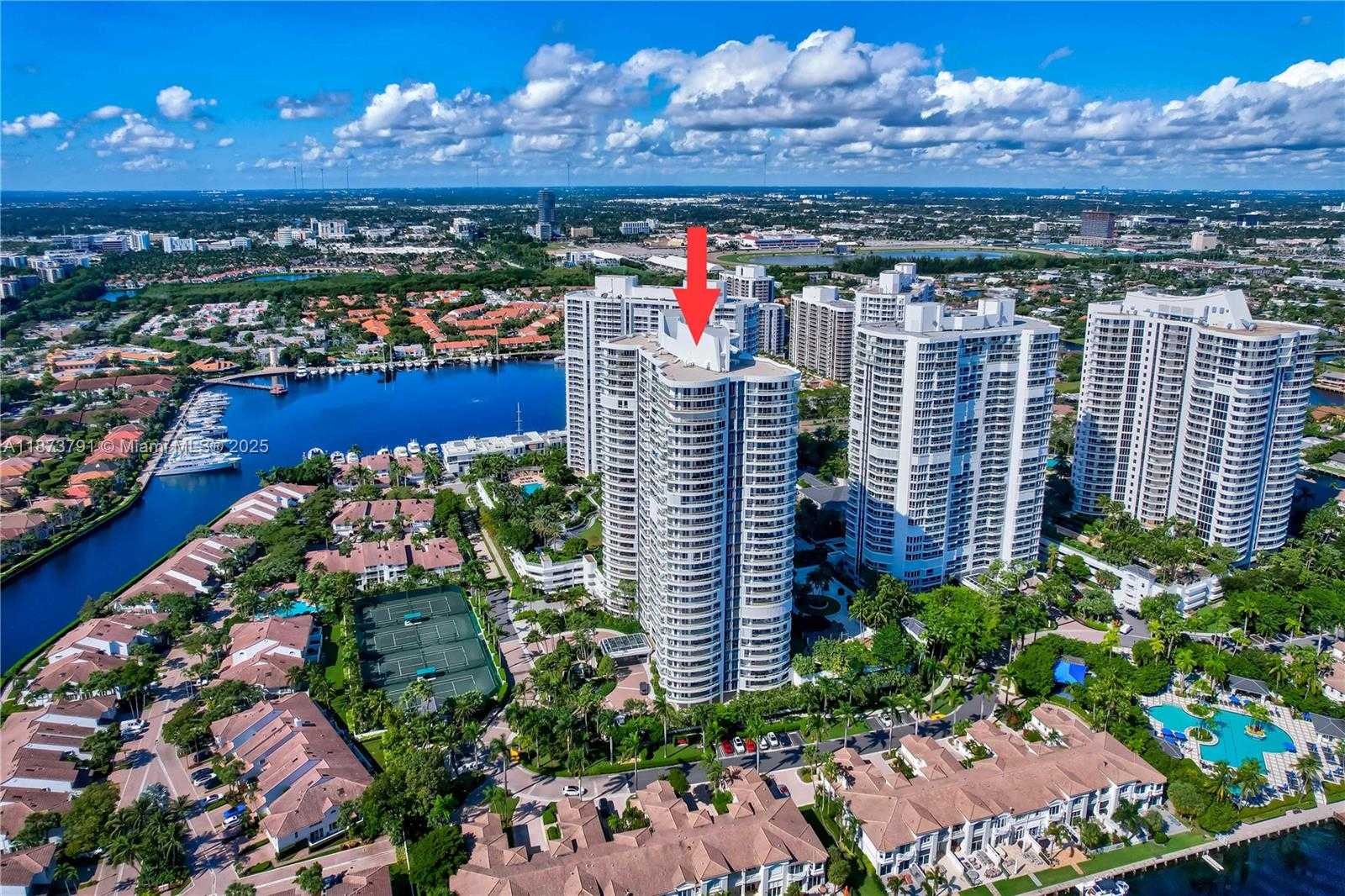 Small Image of 21050 POINT PL #605, Aventura Number 27