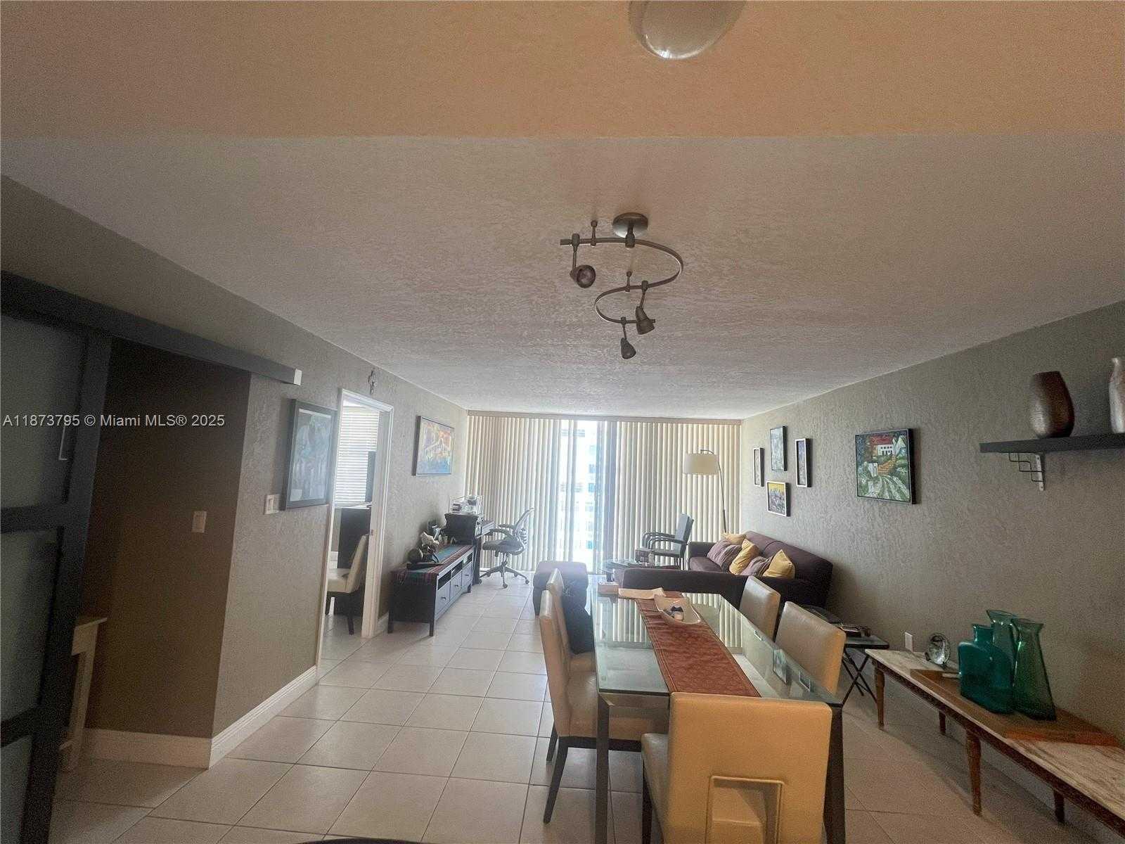 Small Image of 18051 BISCAYNE BLVD #1403, Aventura Number 15