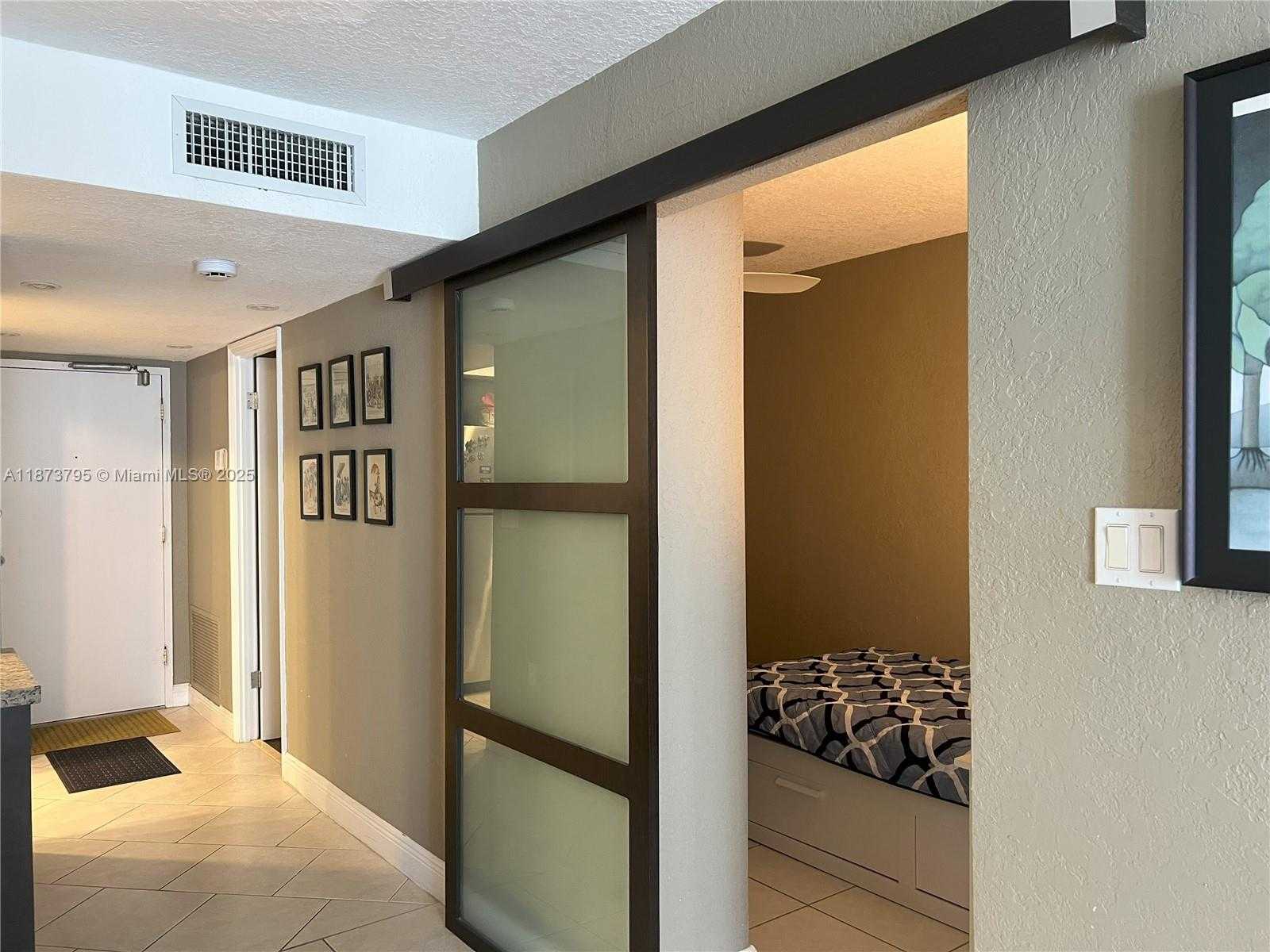 Small Image of 18051 BISCAYNE BLVD #1403, Aventura Number 25