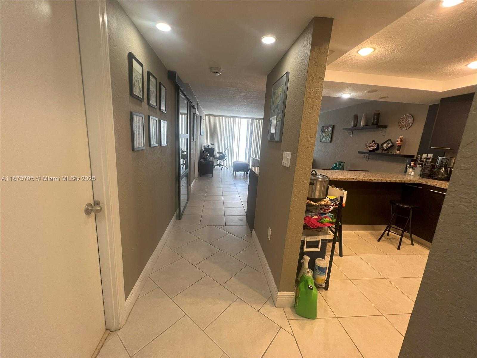 Small Image of 18051 BISCAYNE BLVD #1403, Aventura Number 9