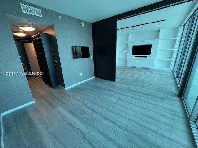Small Image of 900 BISCAYNE BLVD #5605, Miami Number 20