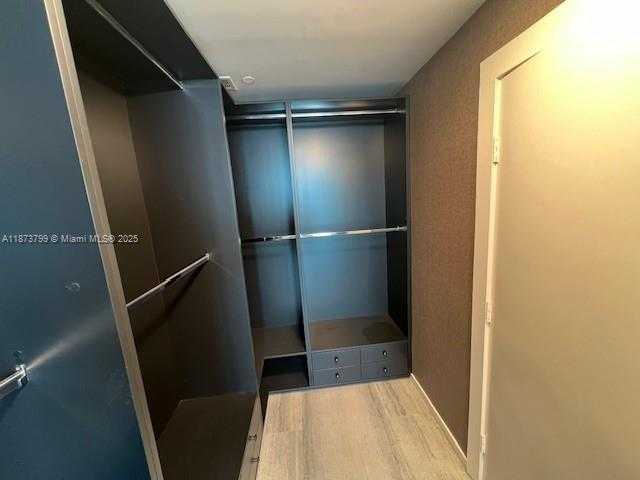 Small Image of 900 BISCAYNE BLVD #5605, Miami Number 22