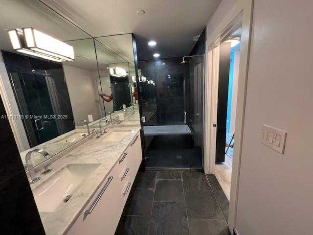 Small Image of 900 BISCAYNE BLVD #5605, Miami Number 24