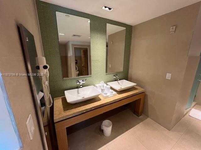 Small Image of 900 BISCAYNE BLVD #5605, Miami Number 53