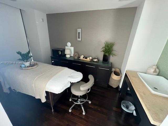Small Image of 900 BISCAYNE BLVD #5605, Miami Number 55
